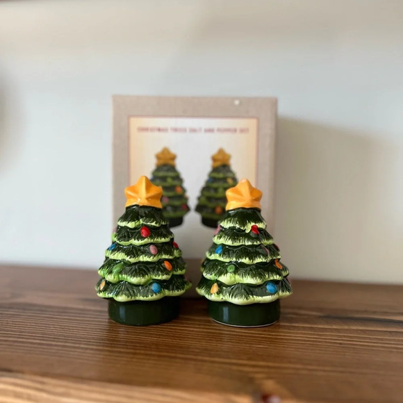 Nostalgic Christmas Trees Salt and Pepper Set NWT - Picture 1 of 4